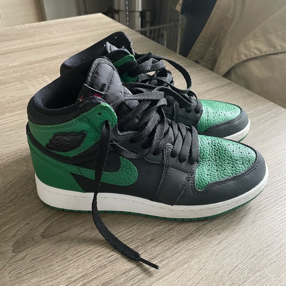 Nike Air Jordan 1 OG pine green, US shoe size 5Y fits 7W ,